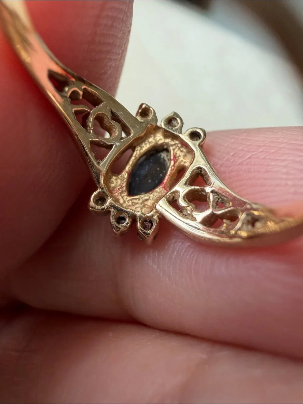 DK 14k gold blue sapphire ring size 3.25 vintage